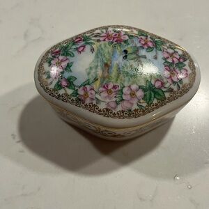 Vintage Heritage House, Inc. Trinket/Music Box